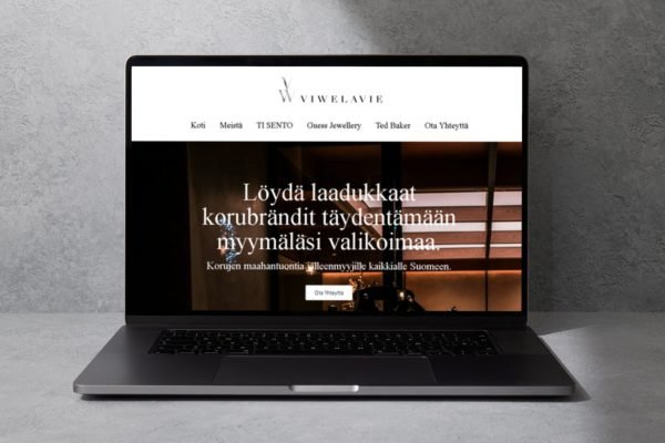 Nimetön malli (8)